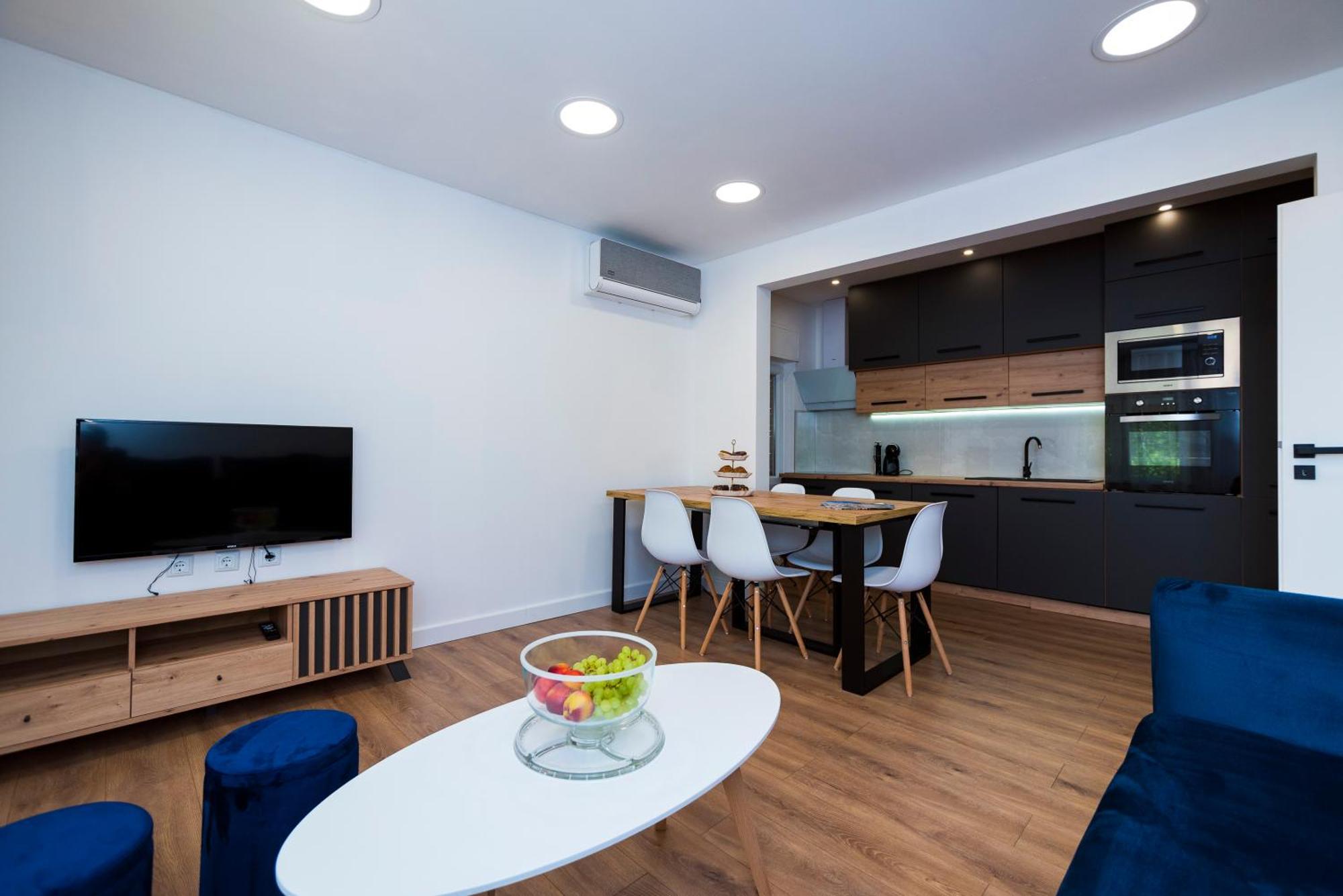 M&M Pelivan Apartments Solin Exterior photo